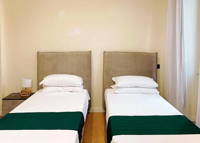 בית הארחה Laterano's House 4*